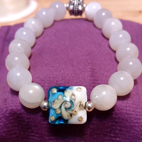 Elegant Lampwork Glasa & Moonstone Beaded Stretch Bracelet - Picture 1 of 4